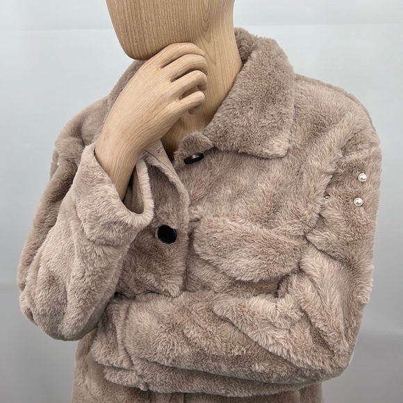 🆕Buckle-Mystree Faux Fur Raw Edge Soft Bomber Jacket Jeweled Sleeves Pockets - Picture 12 of 12